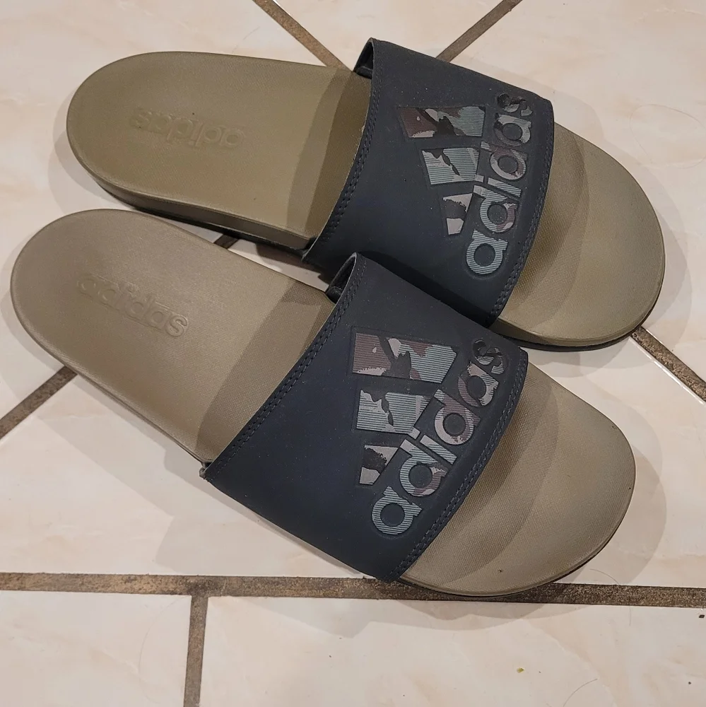 Adidas slides - Picture 3 of 8